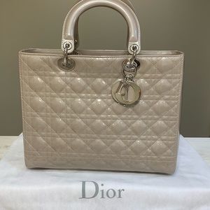 Patent leather cannage large tote